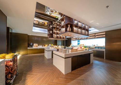 Restaurant, Atour Hotel Shenzhen Luohu MixC near Fanling MTR Station