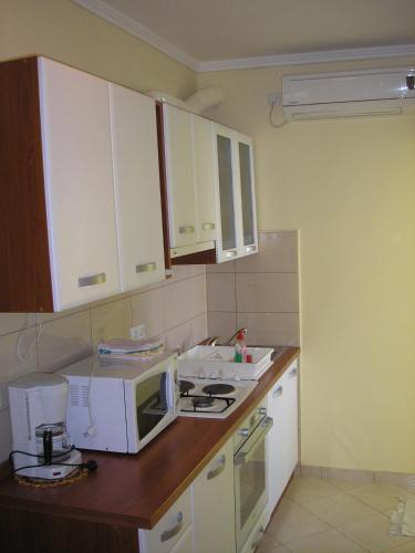  Apartments Lino in Lopar