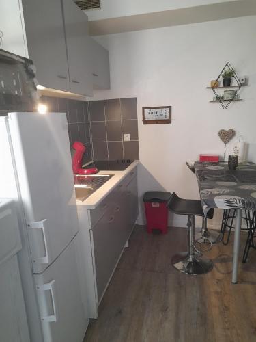 Studio 23 m2, proche centre, calme, WIFI, pk near Anis & Canisse
