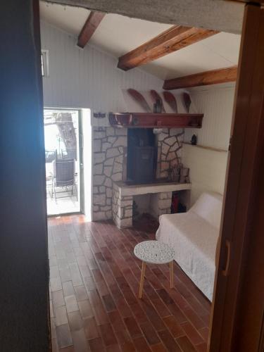 Kapetanska kućica na moru (Kapetanska kucica na moru) in cunski