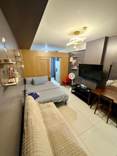 Kathys Crib Family Suite Room at Shell Residence, Manila