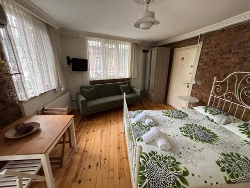 room detail thumbnail 0