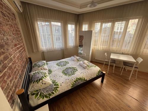 room detail thumbnail 0