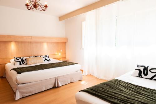 2 double beds
