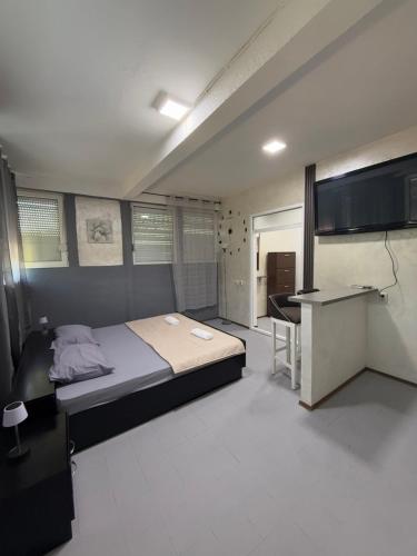 Studio apartman Andrea, Bar