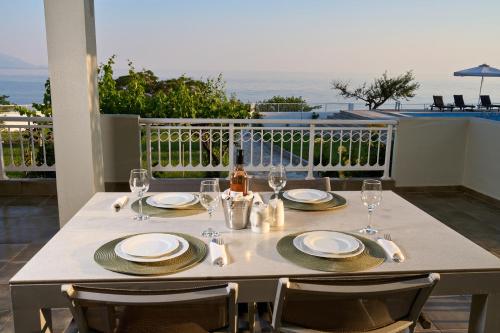 Grand Villa Maronia in Platanitis Maronia