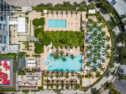 Exclusive Condo at Four Seasons Brickell with Great Views in Miami, USA
