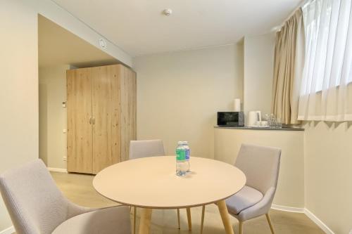 Asian Magnolia Express Studio Apartments in 德魯斯金卡