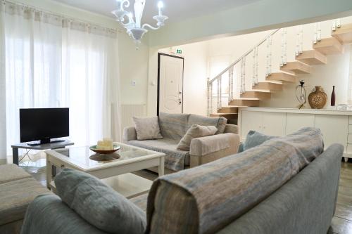 Grand Villa Maronia in Platanitis Maronia