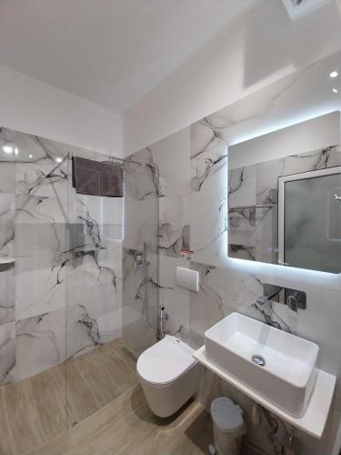 Athena's & Kostas Rooms Himara 1