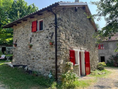 Agriturismo antico mulino sul Dolo - La vecchia casa in sasso gîte à louer Carpineti