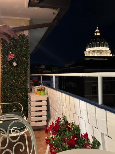 Saint Peter's Sunset View Luxury Apartment, Rome (photo 6)