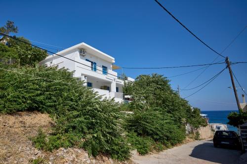 Buitenkant, Thea Apartment 3 in Emporios