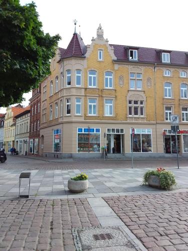 Ferienwohnung am Markt - ein Zuhause mit Aussicht in Güstrow, Deutschland