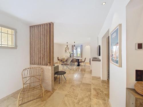 Villa tout équipée - Piscine & pool house - CLIM (Villa tout equipee - Piscine & pool house - CLIM) in Uzes