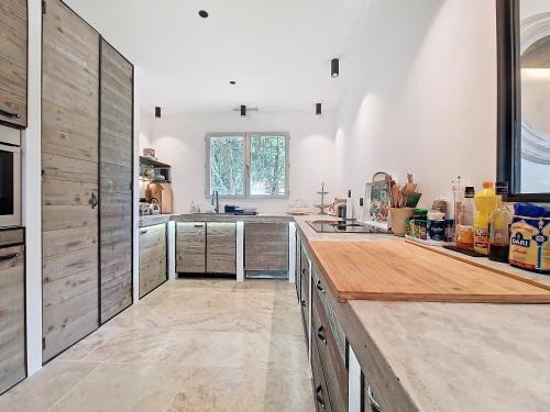 Villa tout équipée - Piscine & pool house - CLIM (Villa tout equipee - Piscine & pool house - CLIM) in Uzes