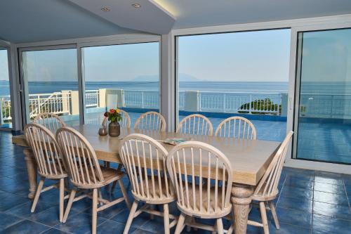 Grand Villa Maronia in Platanitis Maronia