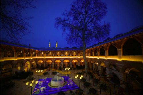 . Rüstempaşa Kervansaray Hotel with Free Parking