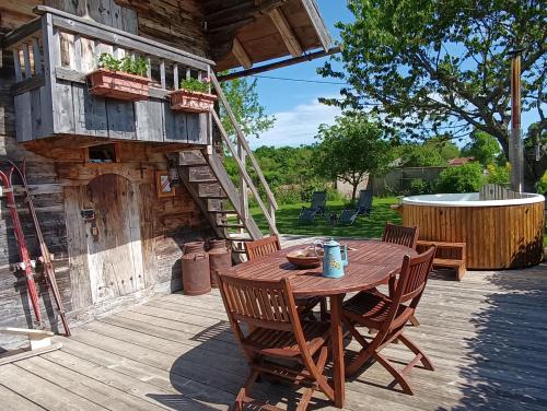 Gîte / chalet meublé pour 2 personnes le 1780 (Gite / chalet meuble pour 2 personnes le 1780) in Nivolas-Vermelle