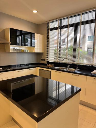 Central BKK Luxuxy Pool Villa 4BR, Bangkok (foto 6)
