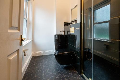King Room image 2