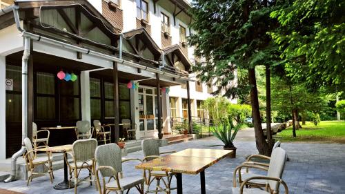 . Salgó Hotel