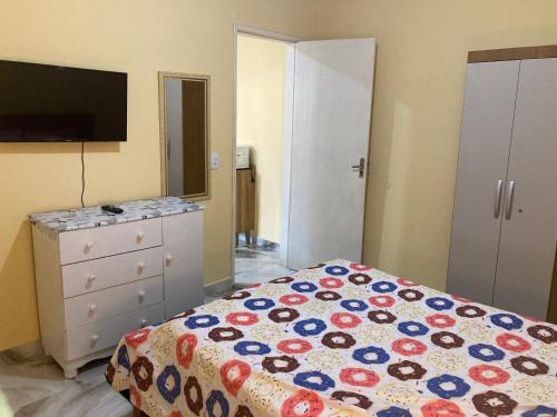 One-Bedroom Premier Apartment image 6