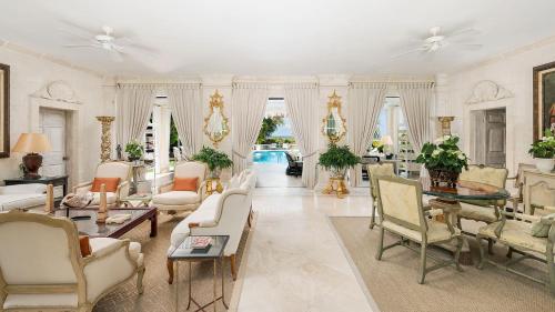 Leamington Estate villa in Little Battaleys