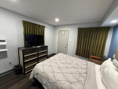 Bishop Elms Motel 5