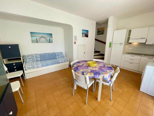 Feel at home in our house with garden, Porto Santa Margherita (Foto 5)