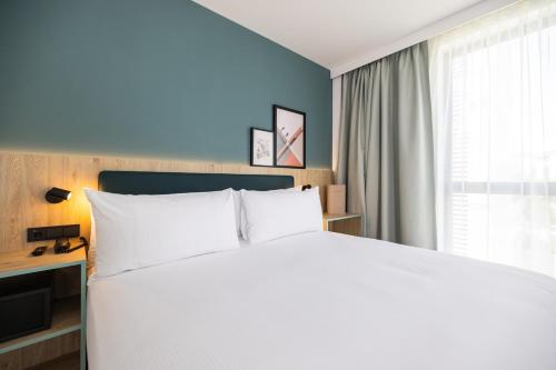 room detail thumbnail 1