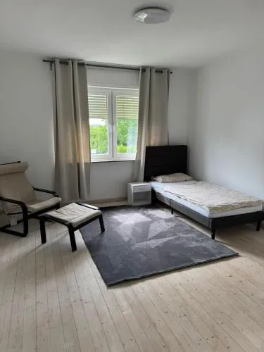 Moderne Zimmer nähe A3 in Ransbach-Baumbach, Deutschland