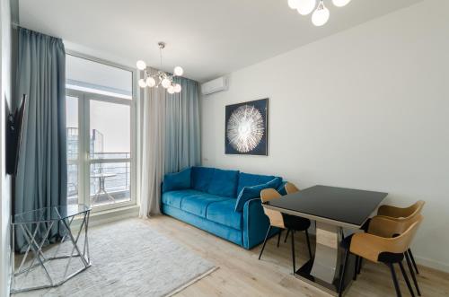 21-284 Central Park, John McCain 7, Kyiv centre, fantastic city view, 15 kW backup power, Petrovdom Apartment