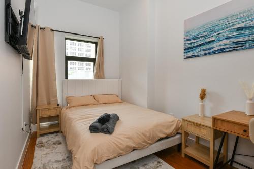 Boho Rustic Escape with Masssive Terrace in Midtown, New York (photo 6)
