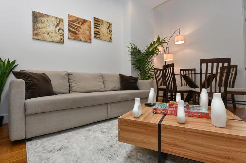 Boho Rustic Escape with Masssive Terrace in Midtown, New York (photo 4)