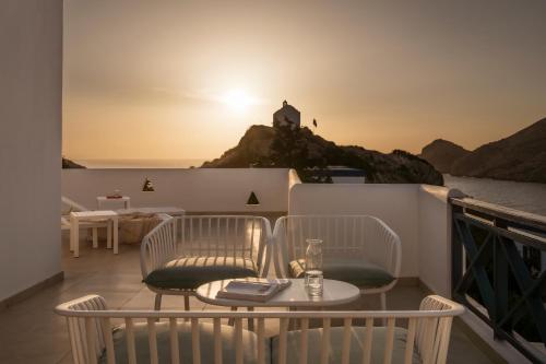 2 bedrooms, 5 beds