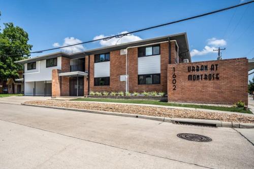 Urban Apartment in the Heart of Montrose Minutes from Rice University near The Music Box Theater