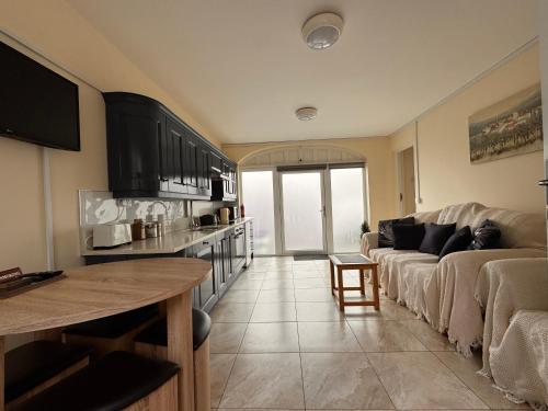 Instalaciones, Ard Cashel in Dunglow
