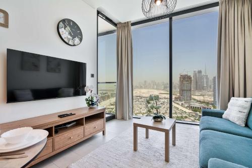 PVH - Sobha Waves - Serene 1BR minutes to Downtown - image 3
