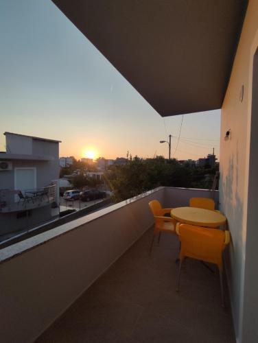 Triple Room with Garden View image 6