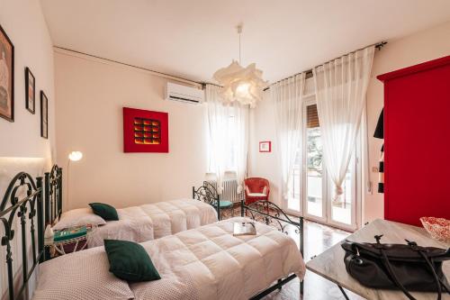 Casa Fuori Casa - 200 mt dal casello autostradale, parcheggio gratuito, garage moto 3
