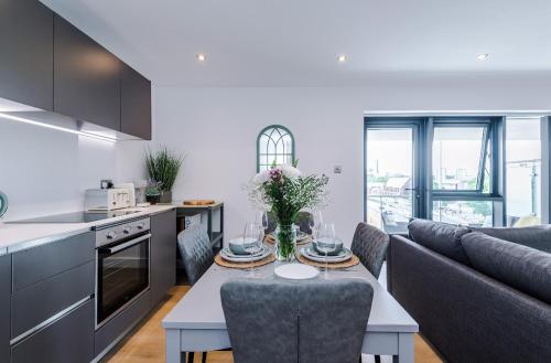 Leeds City Centre, 3 bed, Free Parking, Private Terrace, Leeds (Foto 2)