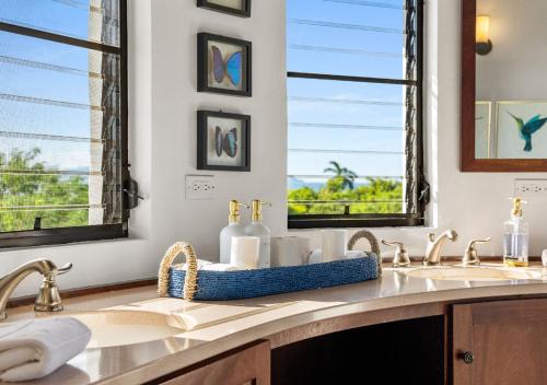 Badkamer, On The Rocks Villa in Virgin Gorda