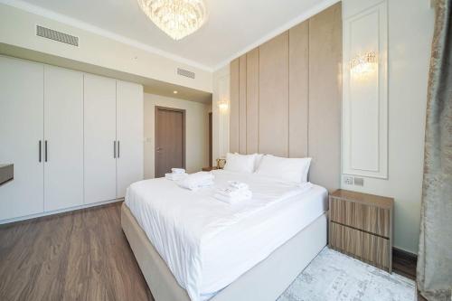 PVH - 2BR with Burj Khalifa View - Burj Royale - image 7
