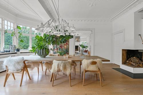 Large pool villa close to forest near Christianskirken