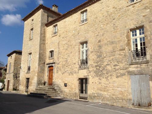 Prieuré du 17è dans l'Ardèche méridionale chambre d'hôte Vagnas