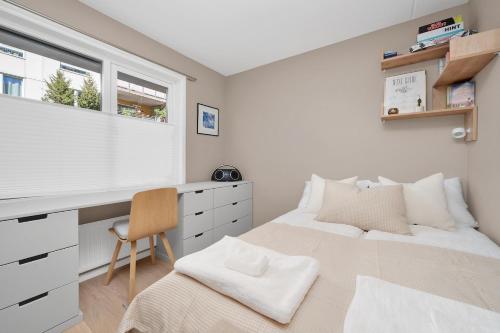 Light threeroom apartment, sunny patio and free parking, Oslo (fotografie 7)