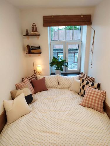 Pretty Little Stay - Cozy Studio in Central Riga with self check-in, Riga
