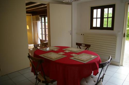 Létesítmények, Juniper House in Vulaines-sur-Seine