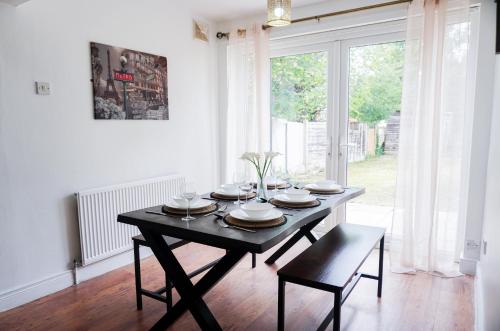 Stylish 3BD Home, Perfect for Groups - Sleeps 7, Nr Coop Live & Etihad, Secure Parking, Manchester (fotografie 3)